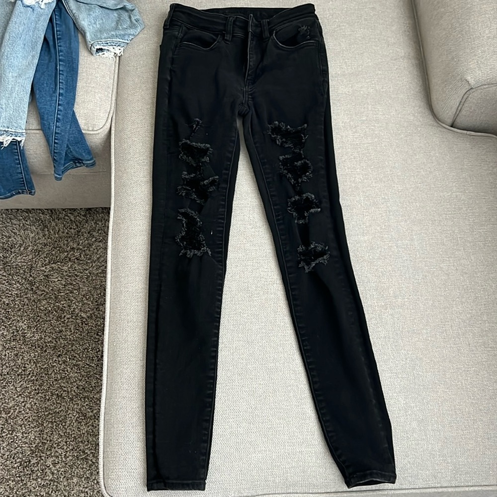 Black American Eagle skinny jeans